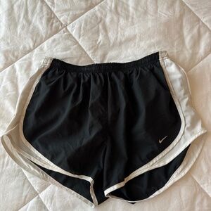 women’s nike tempo running shorts